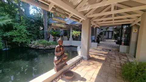 4 Ashwold, Saxonwold